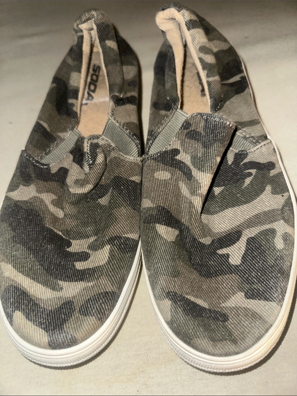 Womens Size 7.5 Camo Slip-On Shoes - Olive Green/Gray
